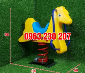 Ngựa nhún lò xo ngoài trời